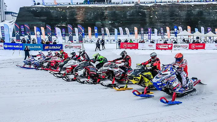 Türkiye'nin İlk Snowcross Şampiyonası Erciyes'te Yapıldı