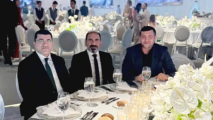 Türkiye'nin konuştuğu düğüne Baki Ersoy ve Nurettin Açıkalın da katıldı