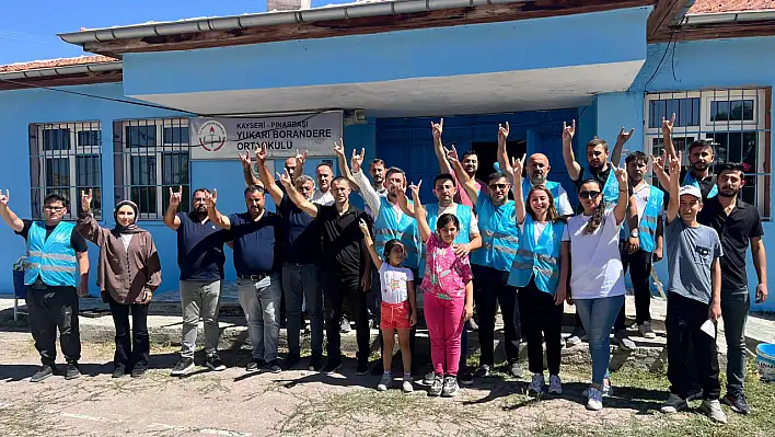 Ülkü Ocakları'ndan yeni eğitim ve öğretim yılı öncesinde Kayseri'de takdir toplayan çalışma!