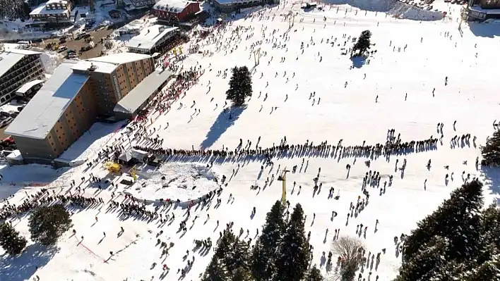 Uludağ'da tatil yoğunluğu adım atacak yer kalmadı!