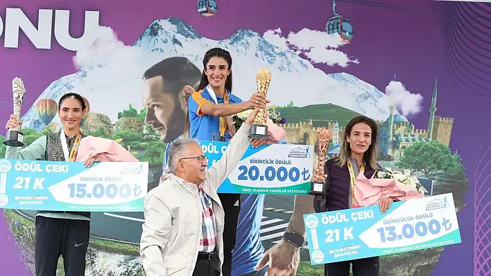 Uluslararası Kayseri Yarı Maratonu'nda ödüller sahiplerini buldu