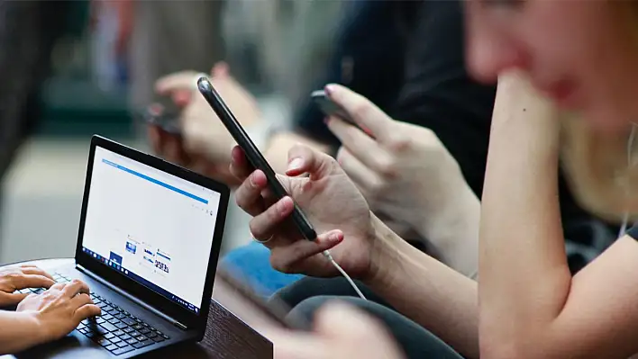 Üst sınır olmaksızın gençlere ÖTV'siz teknolojik cihaz satın almanın yolu açılıyor!