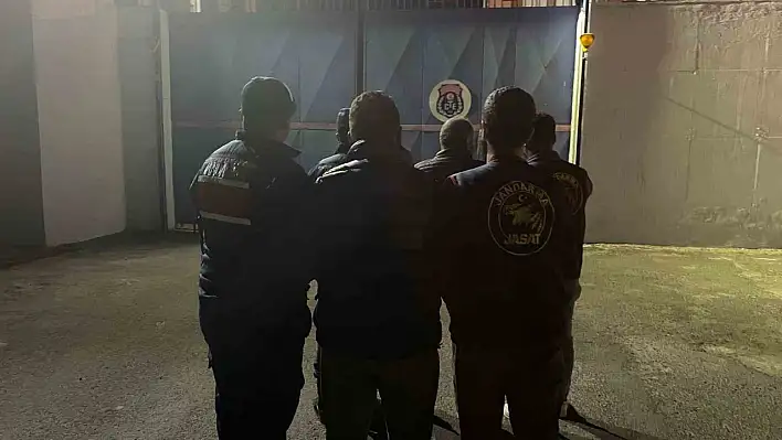 Uyuşturucudan aranıyordu yakalandı: Üzerinden yine uyuşturucu çıktı!