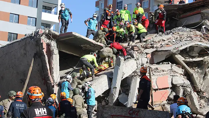 Vali Çiçek afet müdahale tırında tatbikatı takip etti!