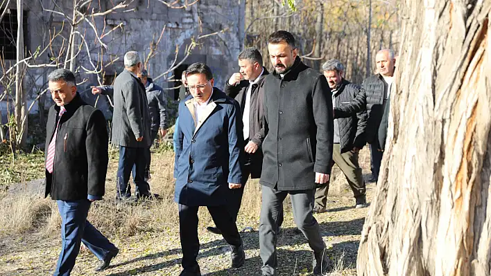 Vali Çiçek Tarihi Tavlusun Mahallesi'nde incelemelerde bulundu