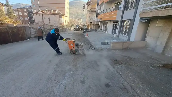 Yahyalı Belediyesi'nden hızlı çözüm: Bozulan yollar onarılıyor!