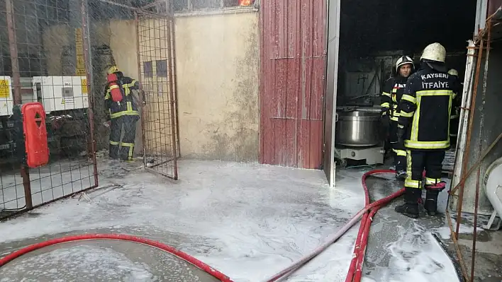 Yangın yoğun çabalar sonunda söndürüldü