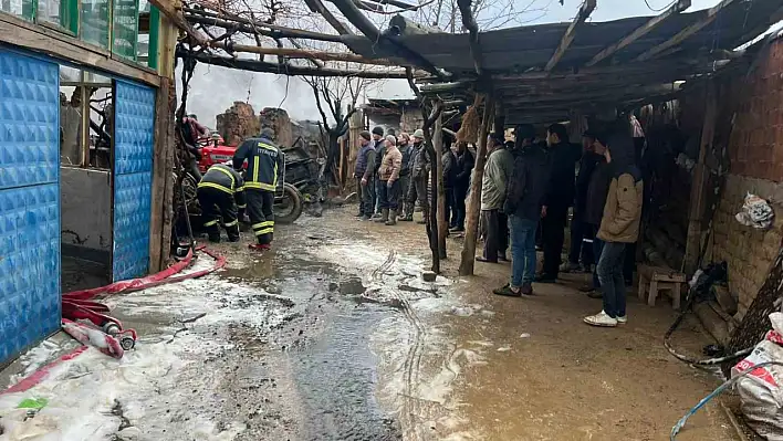 Yangında hasar büyük- Tarım aletleri kullanılamaz hale geldi!