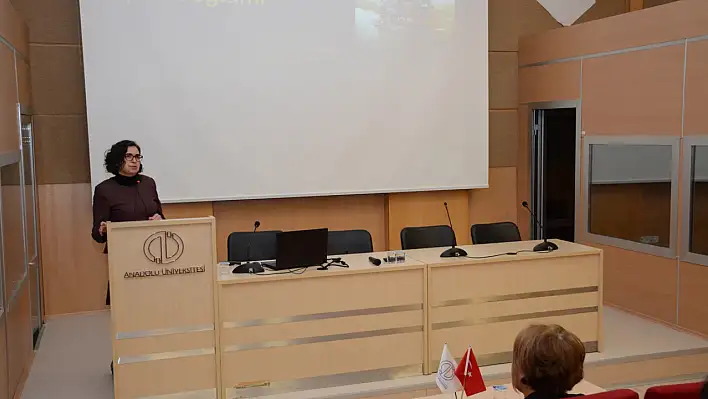 Yapay zekâ, çeviri ve çevirmenlik bu konferansta konuşuldu