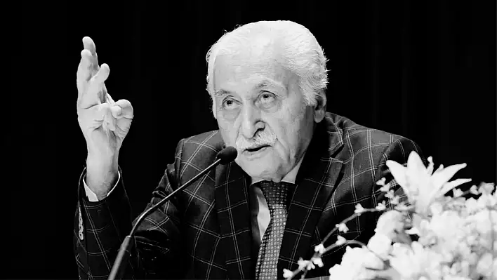 Yazar, şair, avukat Yavuz Bülent Bakiler 89 yaşında hayatını kaybetti!