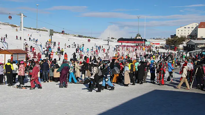 Yerli ve yabancı turistler Erciyes'e akın etti!