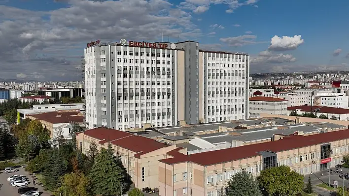 YKS'de ilk bine giren öğrenci ERÜ'yü tercih etti: Üniversite sürpriz yaptı