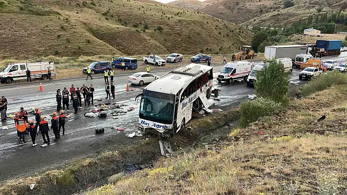 Feci kaza: 4 kişi hayatını kaybetti, 33 yaralı