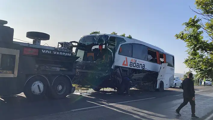 Yolcu otobüsü kazası kameralara işte böyle yansıdı...