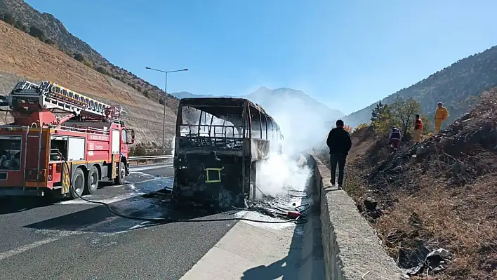 Faciadan dönüldü - Yolcu otobüsü küle döndü!