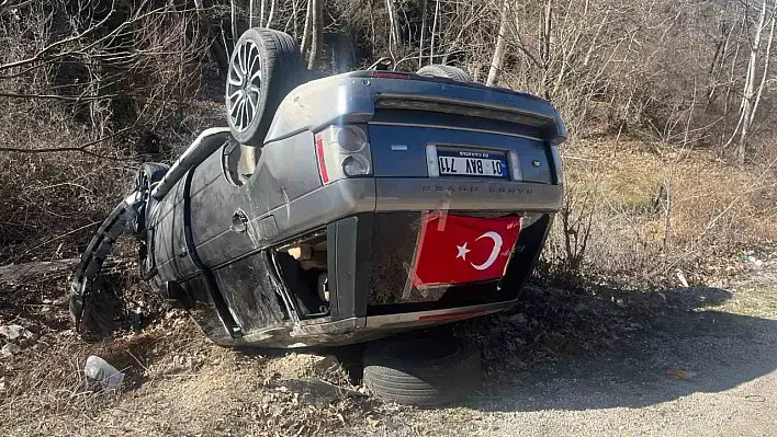 Asker uğurlamaya giden araç kaza yaptı: 5 yaralı!