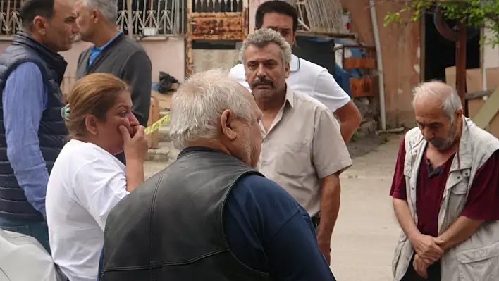 Yolun karşısına geçmek isteyen yaşlı kadın hayatını kaybetti