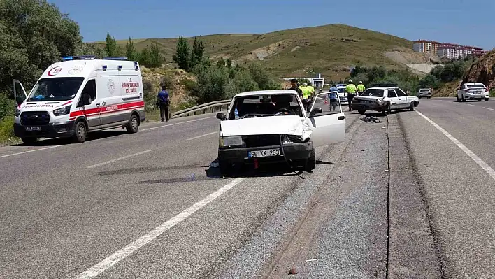 Yozgat'ta iki otomobil çarpıştı: 1 yaralı