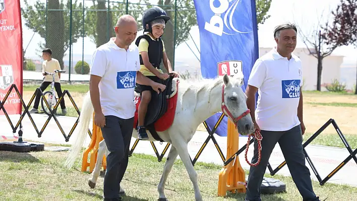 Yozgat'ta minikler at binme deneyimi yaşadı