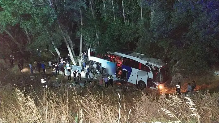 Yozgat'ta otobüs şarampole uçtu: 11 ölü, 16 yaralı