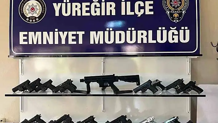 Çok Sayıda Silah Ele Geçirildi