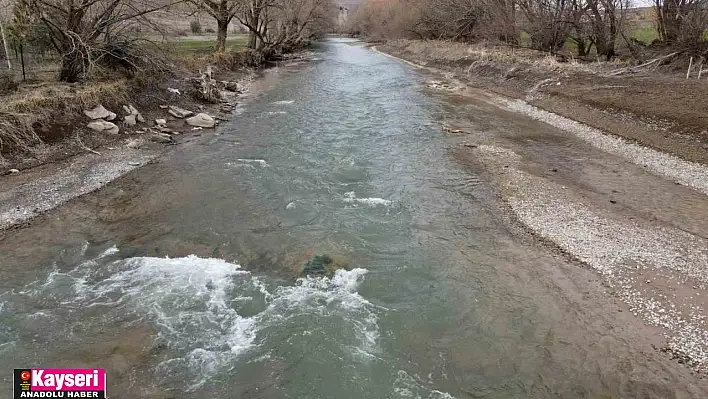 Zamantı Irmağı kuraklık çekiyor