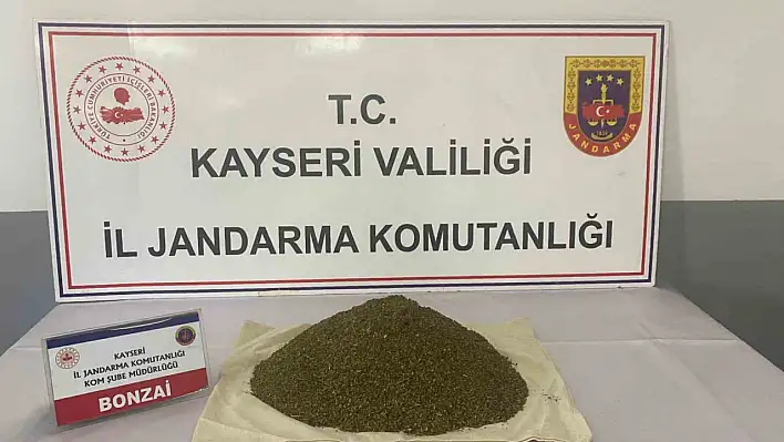 Kayseri'de jandarma ekipleri uyuşturucuya geçit vermiyor