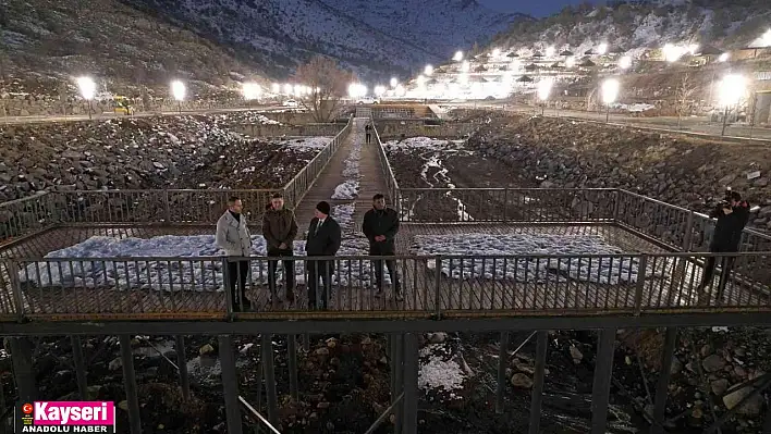 Zincidere 100. Yıl Mesire Alanı gece Işıl Işıl