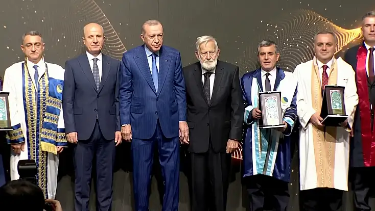 Cumhurbaşkanı Erdoğan takdim etti: ERÜ'ye 'Üstün Başarı Ödülü'