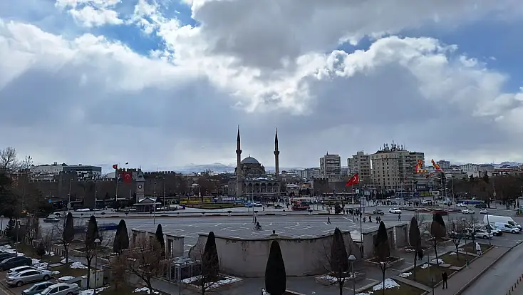 Cumhuriyet Meydanı’na tabut koydular