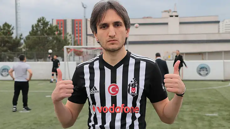 Gündüz öğretmen, gece milli futbolcu: Görme engelli Emre’nin ilham veren hayatı