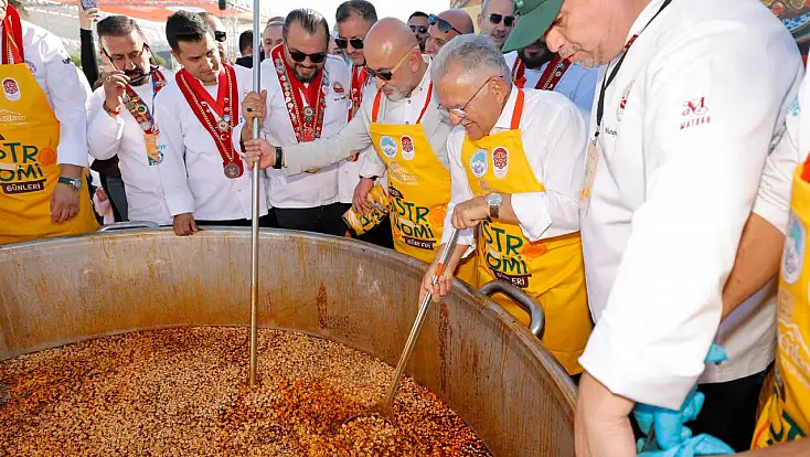 Kayseri’de 1 ton 'Börek Aşı Çorbası' dağıtıldı!