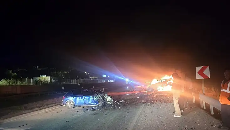 Kayseri'de kaza yapan otomobil alev aldı: Ölü ve yaralılar var!