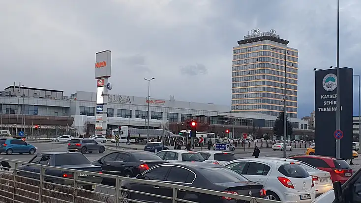 Kayseri’den 52 yıl önce doğdu, bugün yeni bir rekora imza attı: Tek otobüsle başlamıştı!