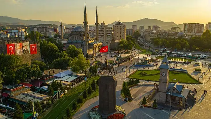 Kayseri'nin kalbindeki 45 sır yeniden açılıyor! Bu yapıların hikâyesini çok az kişi biliyor