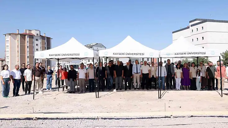 Kayseri Üniversitesi’nde yeni eğitim binası için ilk harç konuldu