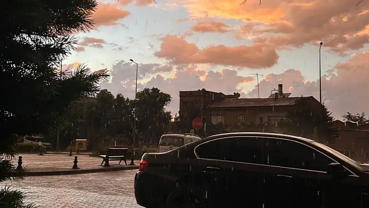 Kayseri'yi sağanak yağış vurdu!