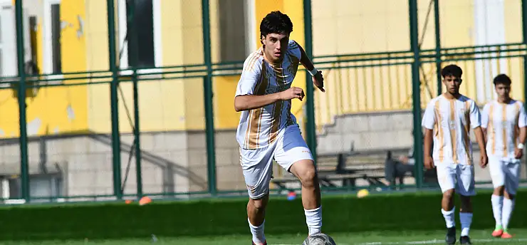 16 yaşındaki genç topçudan 4 maçta 6 gol…