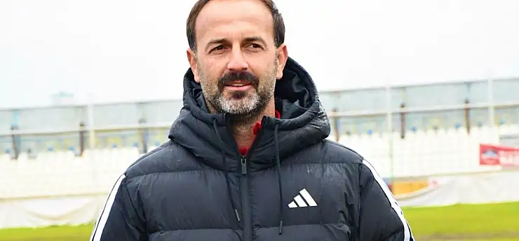 Adem Çak kariyerindeki ilk maçından galibiyetle ayrıldı