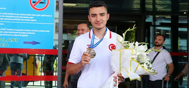 Avrupa Şampiyonası'ndan dereceyle dönem milli sporcuya sıcak karşılama!
