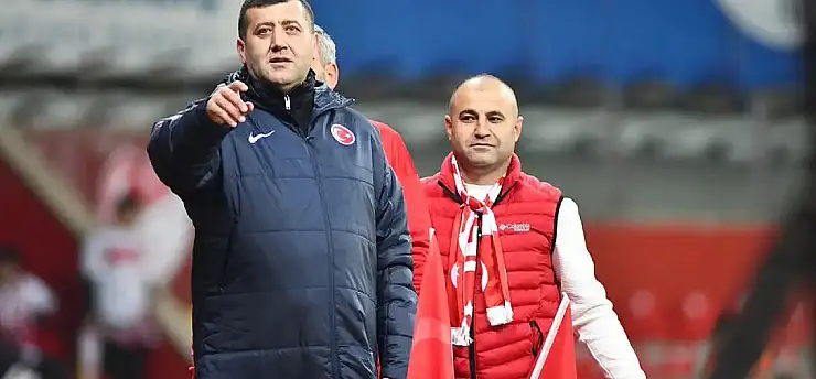 Baki Ersoy maçtan sonra hangi futbolcuya işaret etti?