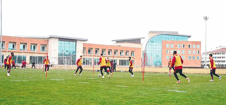 Djalovic gitti mi, kaldı mı? Kayserispor'da kritik saatler