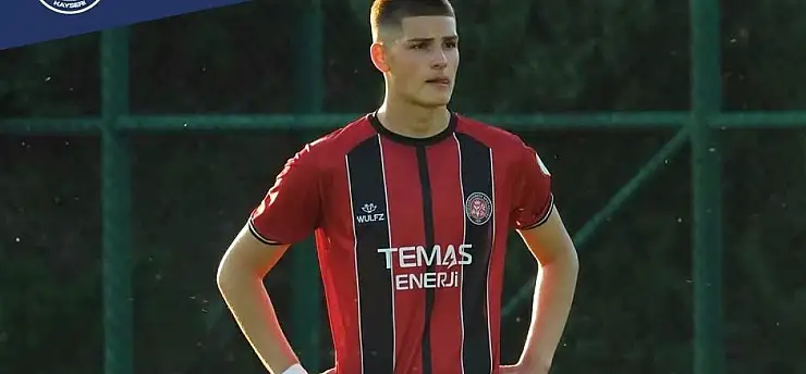 Erciyes 38 FK'dan yeni transfer! Fatih Karagümrük'ün genç stoperi Kayseri'ye geliyor