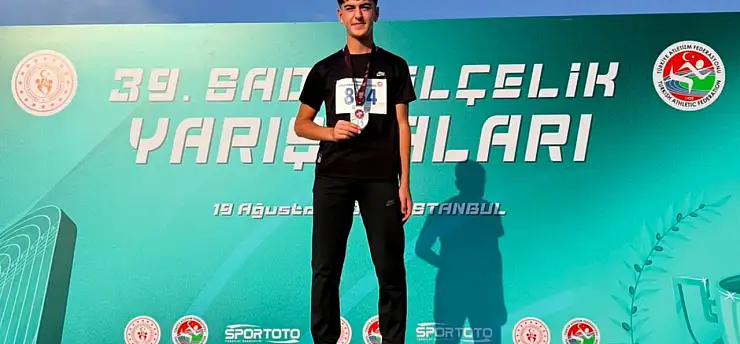 Genç sporcu Berat İşler'den Kayseri'ye büyük gurur: Türkiye ikincisi oldu!