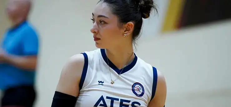 Kayseri Atletikspor, pasör çaprazı Esra Çevik'i transfer etti