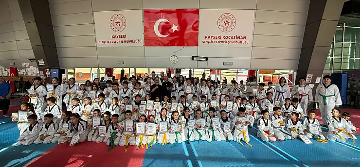 Kayseri'de 83 taekwondocu kuşak heyecanı yaşadı