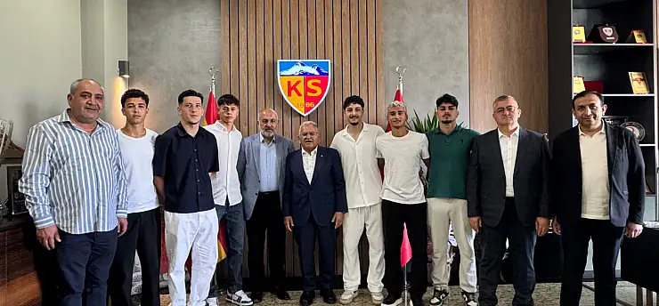 Kayserispor'da 6 futbolcu profesyonel oldu! İşte o isimler