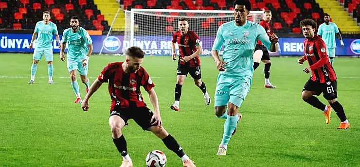 Kayserispor'da hareketli saatler! Baran'dan sonra bir ayrılık daha