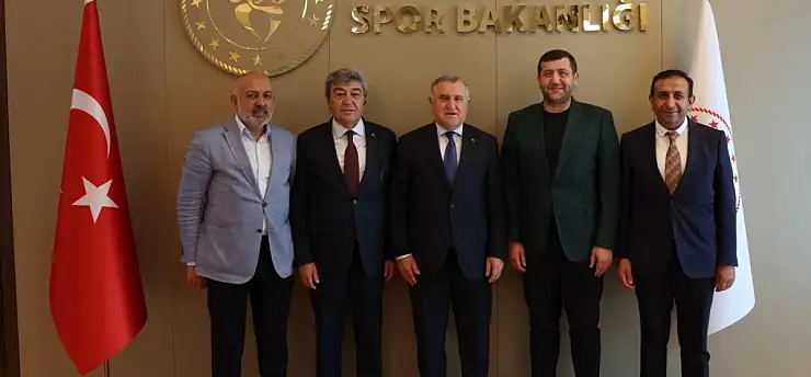 Kayserispor heyetinden Osman Aşkın Bak'a ziyaret