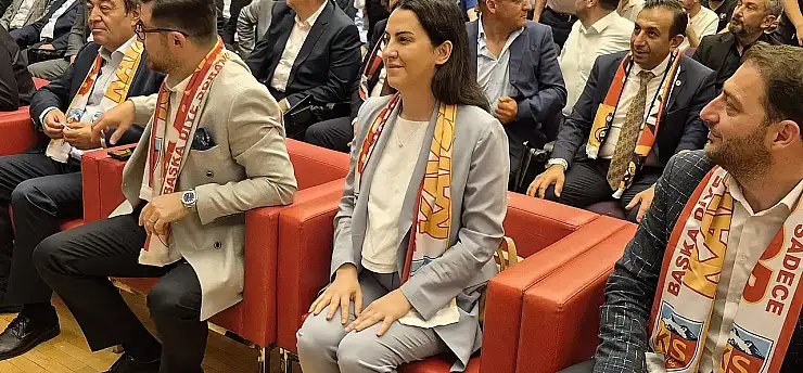 Kayserispor taraftarının merak ettiği değişiklik gerçekleşti